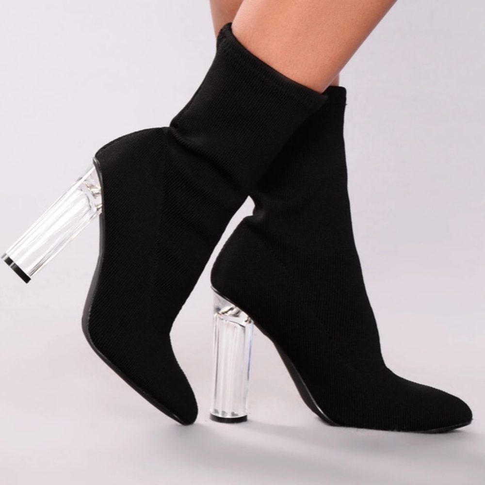 Fashion Nova- “Azeela” Bootie- black, size 8.5